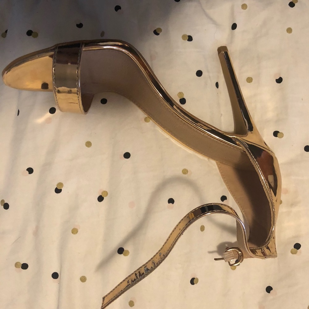 heels - Picture 3 of 8